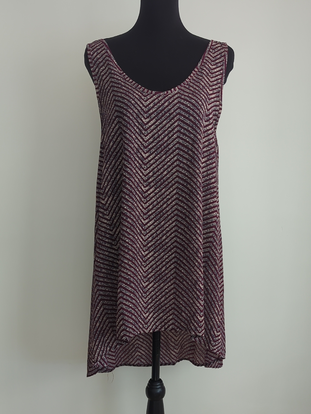 Painted Threads Chevron High-Low Sleeveless Top Tunic MEDIUM
